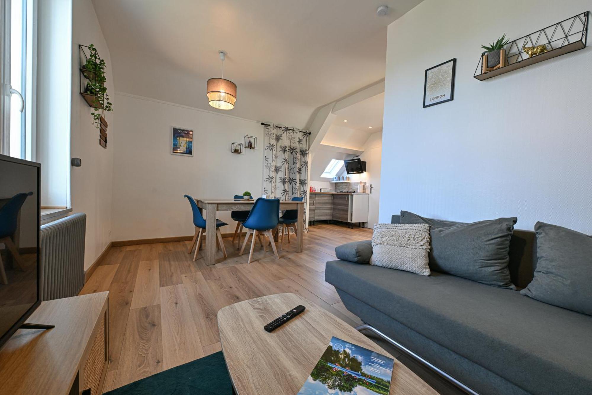 La Belle Rive Du Voyageur Apartment
